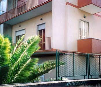 Vittoria 3* Naples